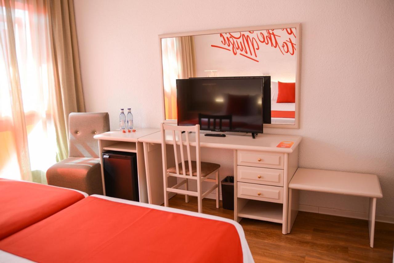 Lloret Vibe Affiliated By Fergus (Adults Only) Lloret de Mar Luaran gambar