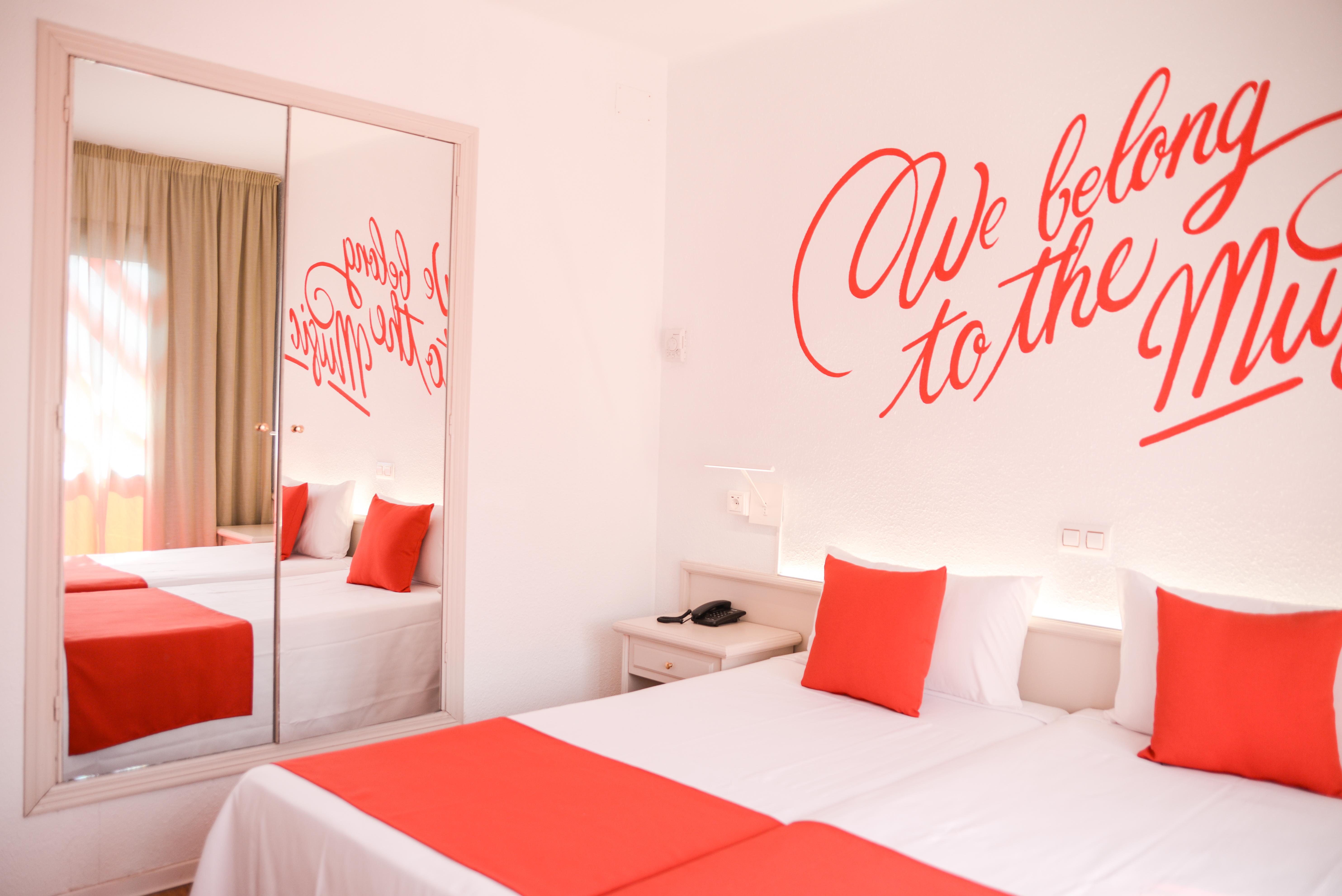 Lloret Vibe Affiliated By Fergus (Adults Only) Lloret de Mar Luaran gambar