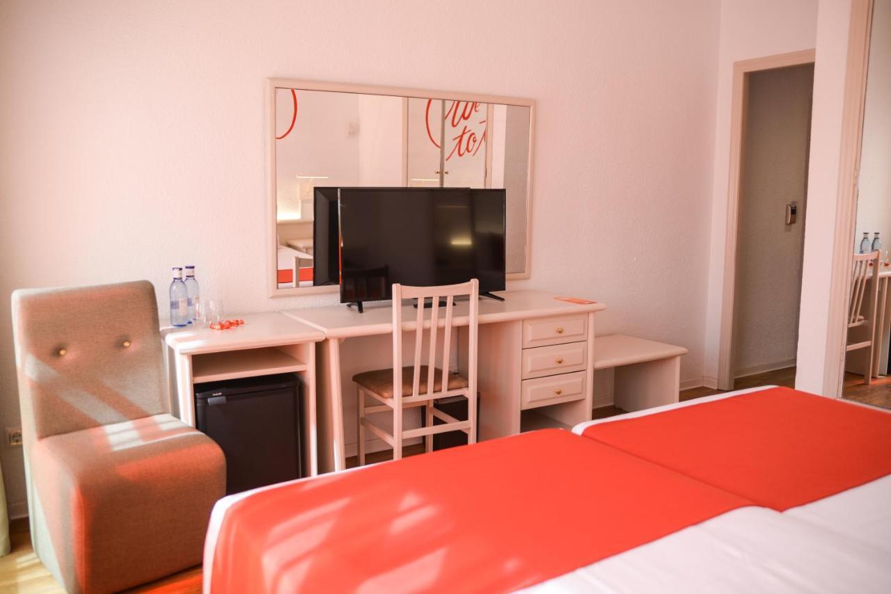 Lloret Vibe Affiliated By Fergus (Adults Only) Lloret de Mar Luaran gambar