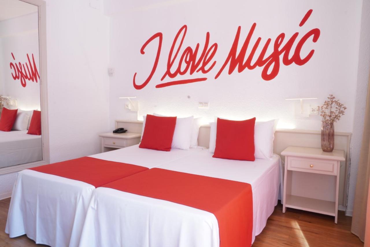 Lloret Vibe Affiliated By Fergus (Adults Only) Lloret de Mar Luaran gambar